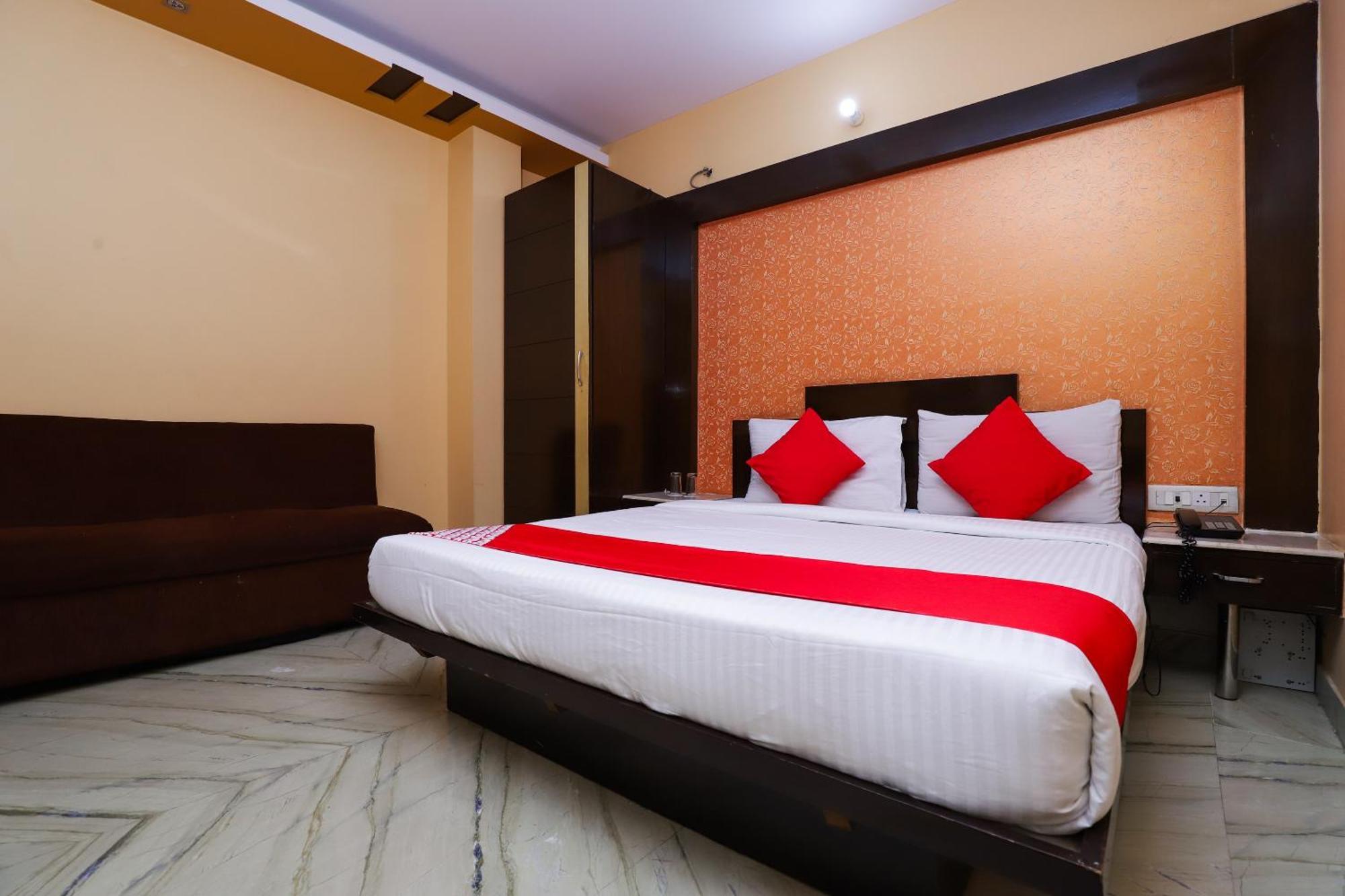 Hotel O J P Inn Near Patel Nagar Metro Station Nova Deli Exterior foto