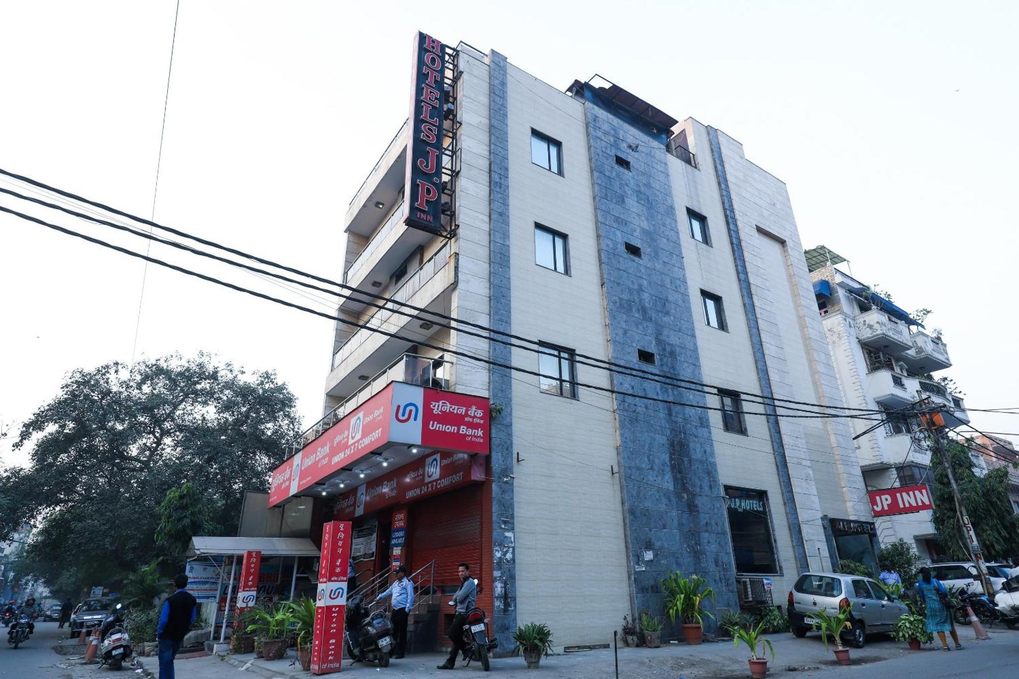 Hotel O J P Inn Near Patel Nagar Metro Station Nova Deli Exterior foto